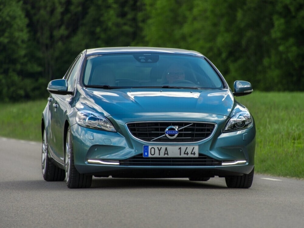 Volvo V40 II