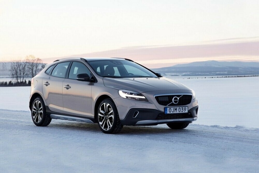 Volvo V40 Cross Country I · Рестайлинг