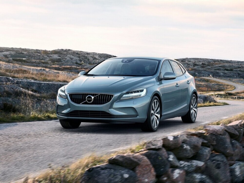 Volvo V40 II · Рестайлинг