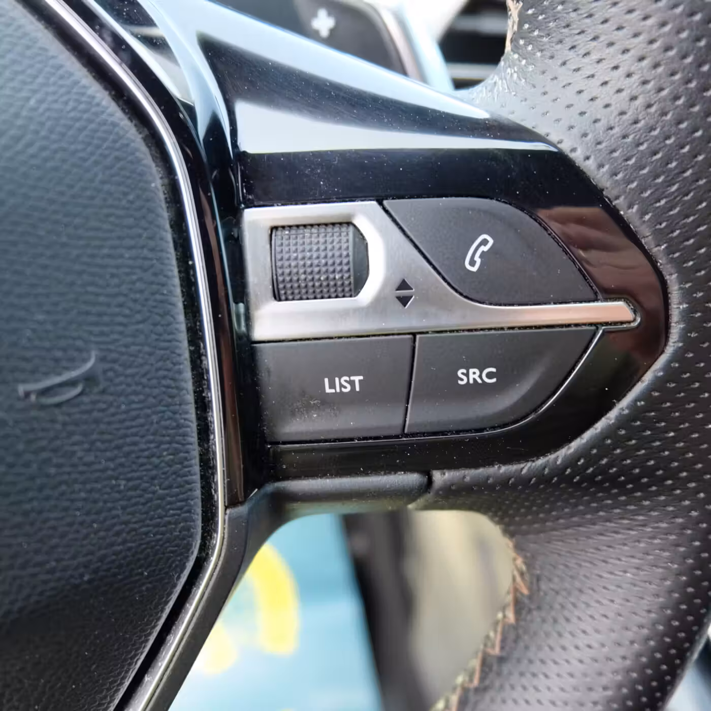 Peugeot 5008 фото 17