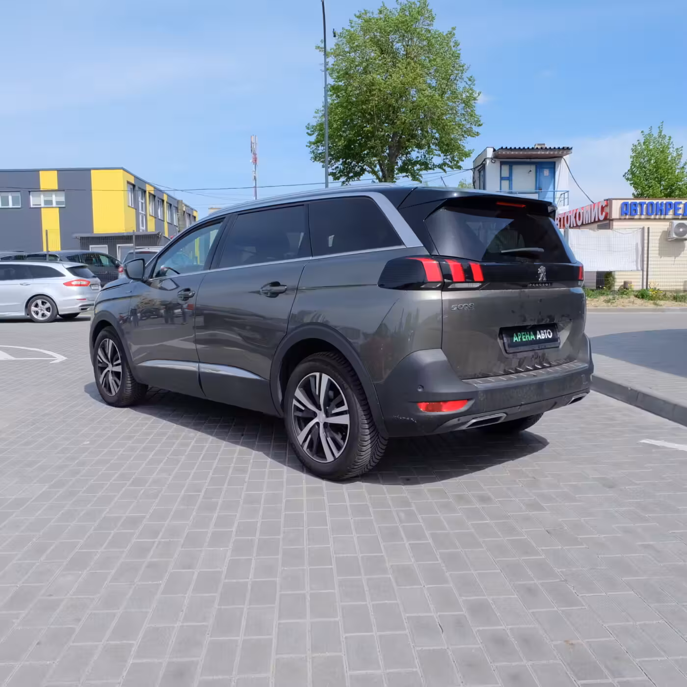 Peugeot 5008 фото 6