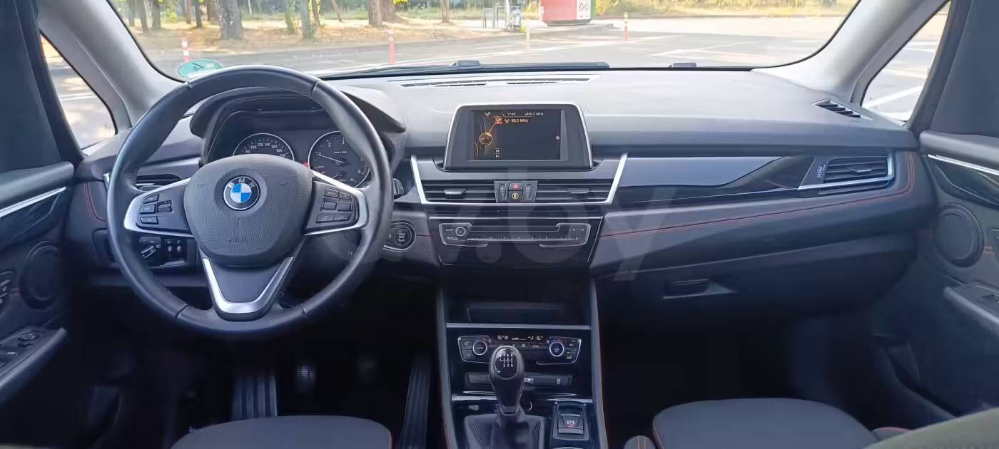 BMW 2 серия Active Tourer фото 11