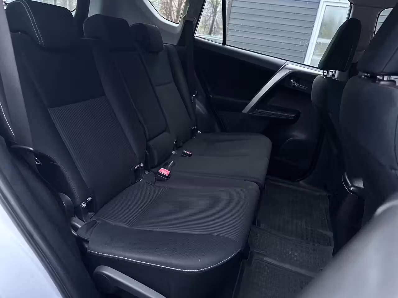 Toyota RAV4 фото 14