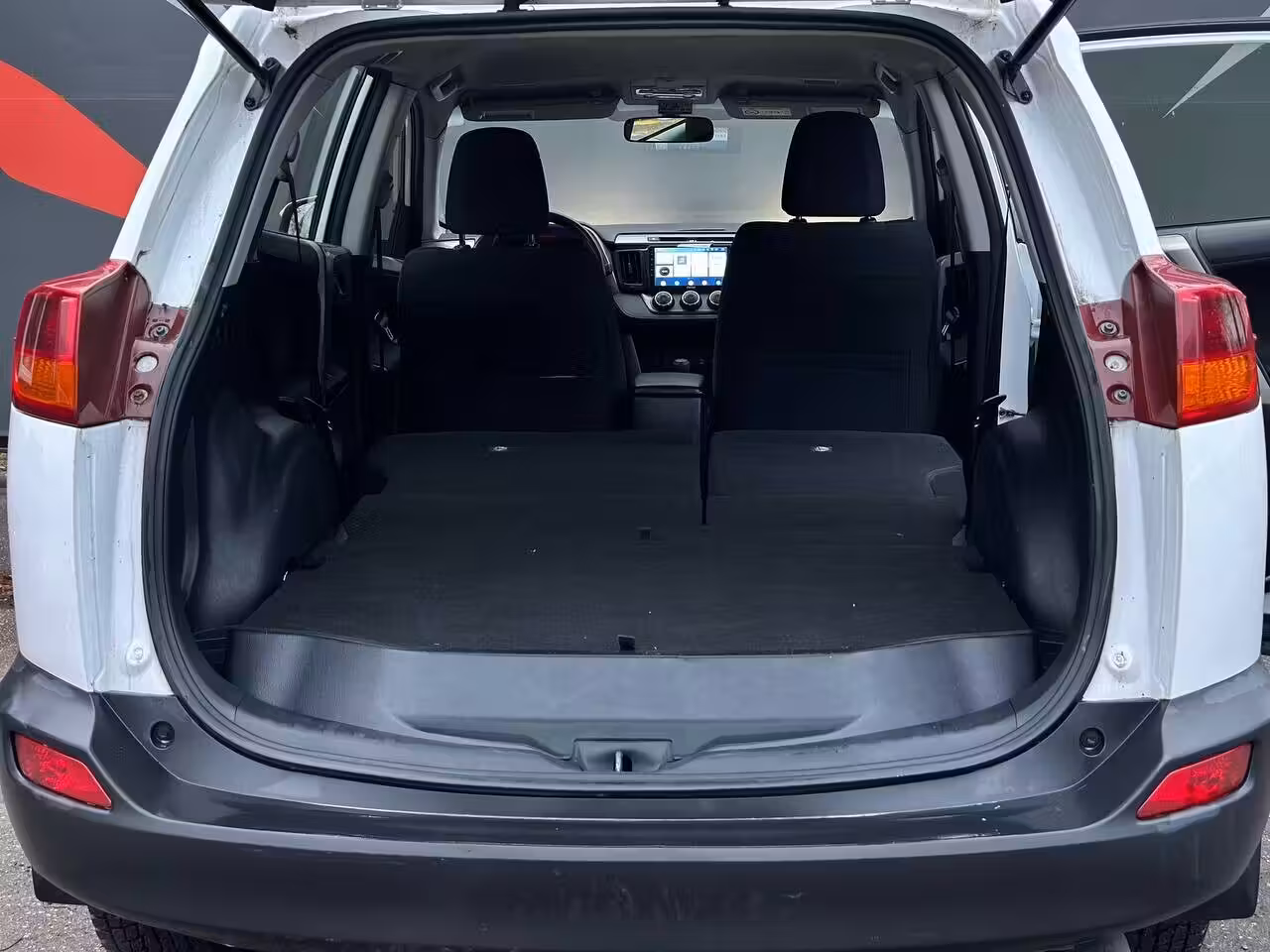 Toyota RAV4 фото 9