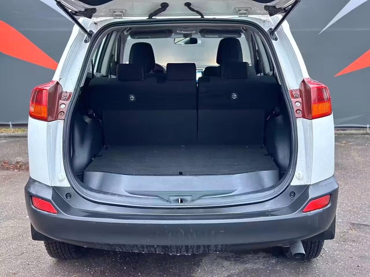 Toyota RAV4 фото 8