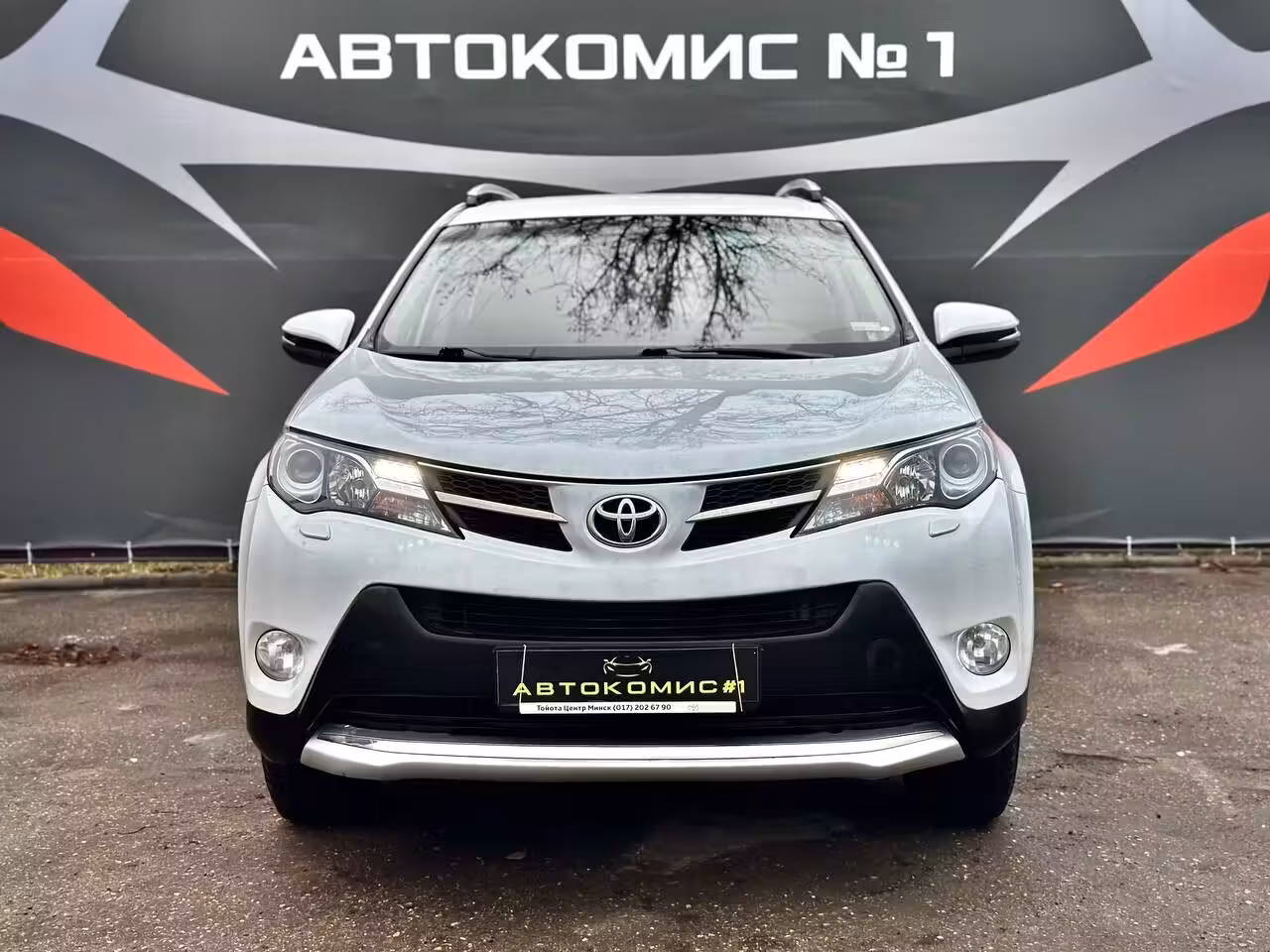 Toyota RAV4 фото 2