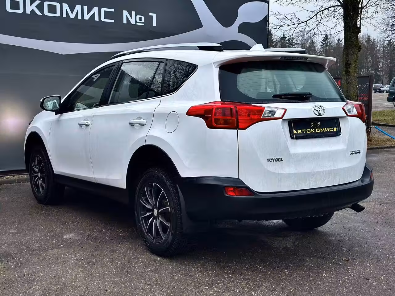 Toyota RAV4 фото 6