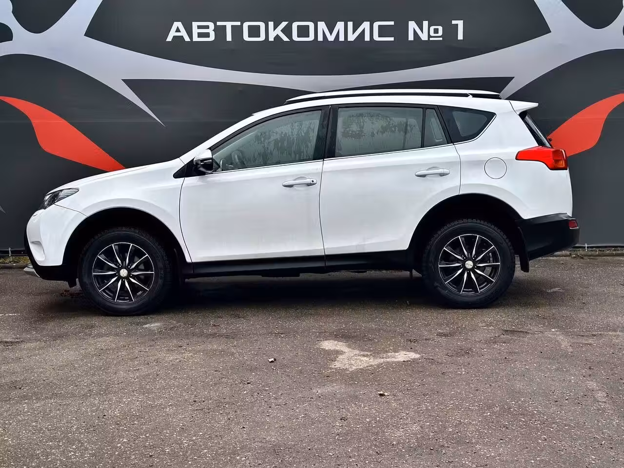 Toyota RAV4 фото 4