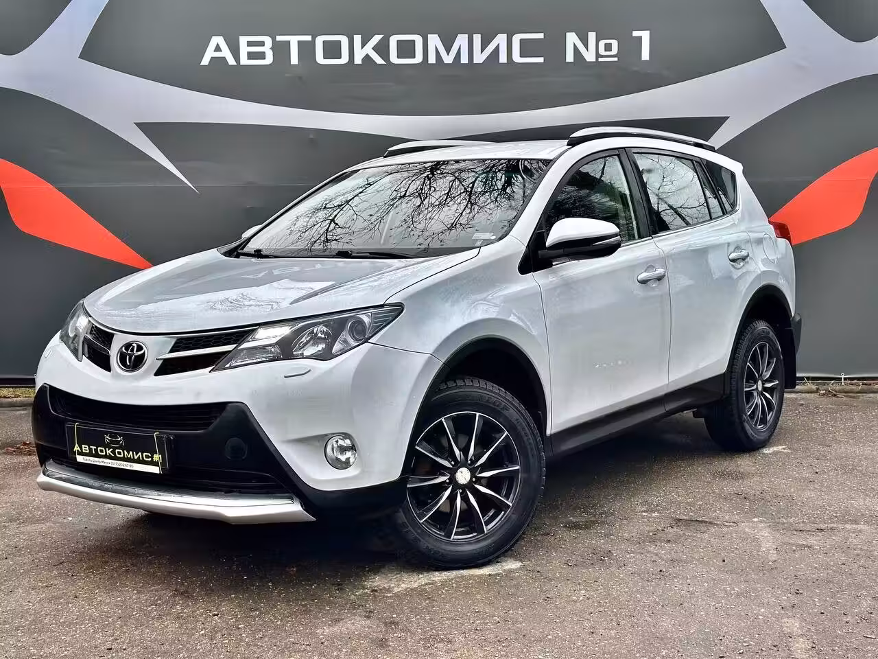 Toyota RAV4 фото 3