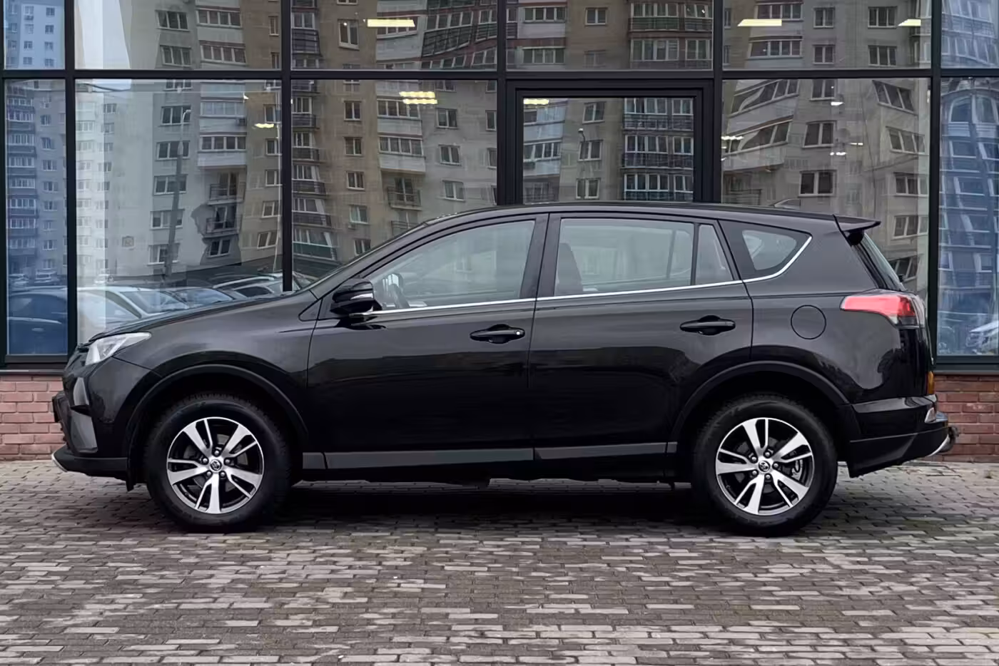Toyota RAV4 фото 6