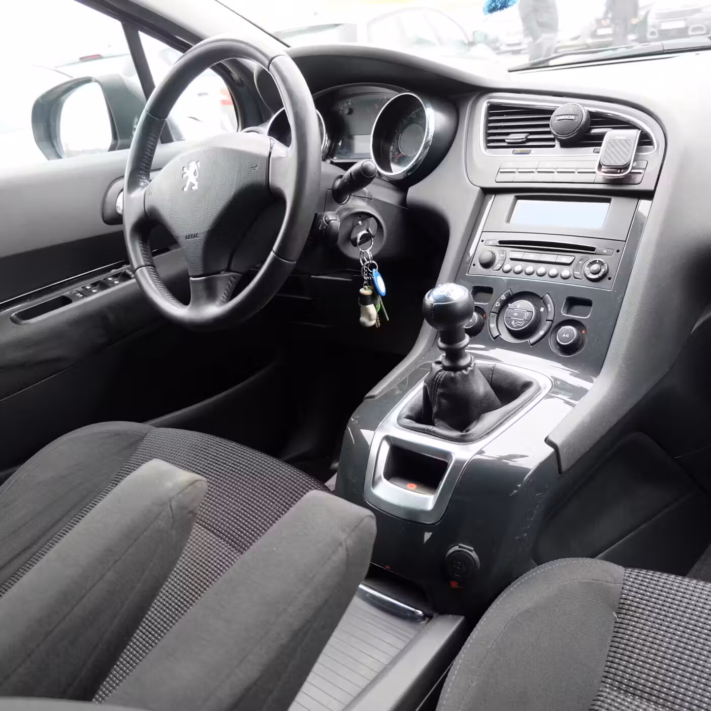 Peugeot 5008 фото 23