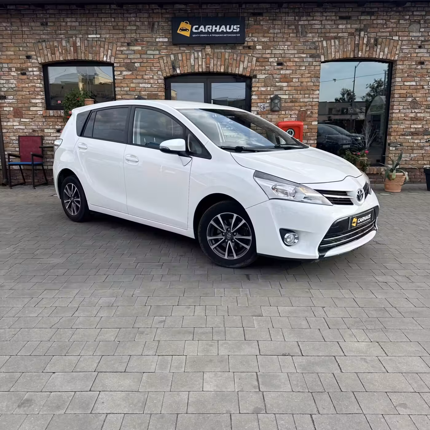 Toyota Verso I · Рестайлинг