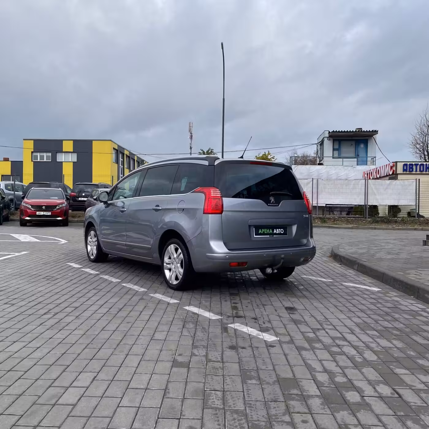 Peugeot 5008 фото 6