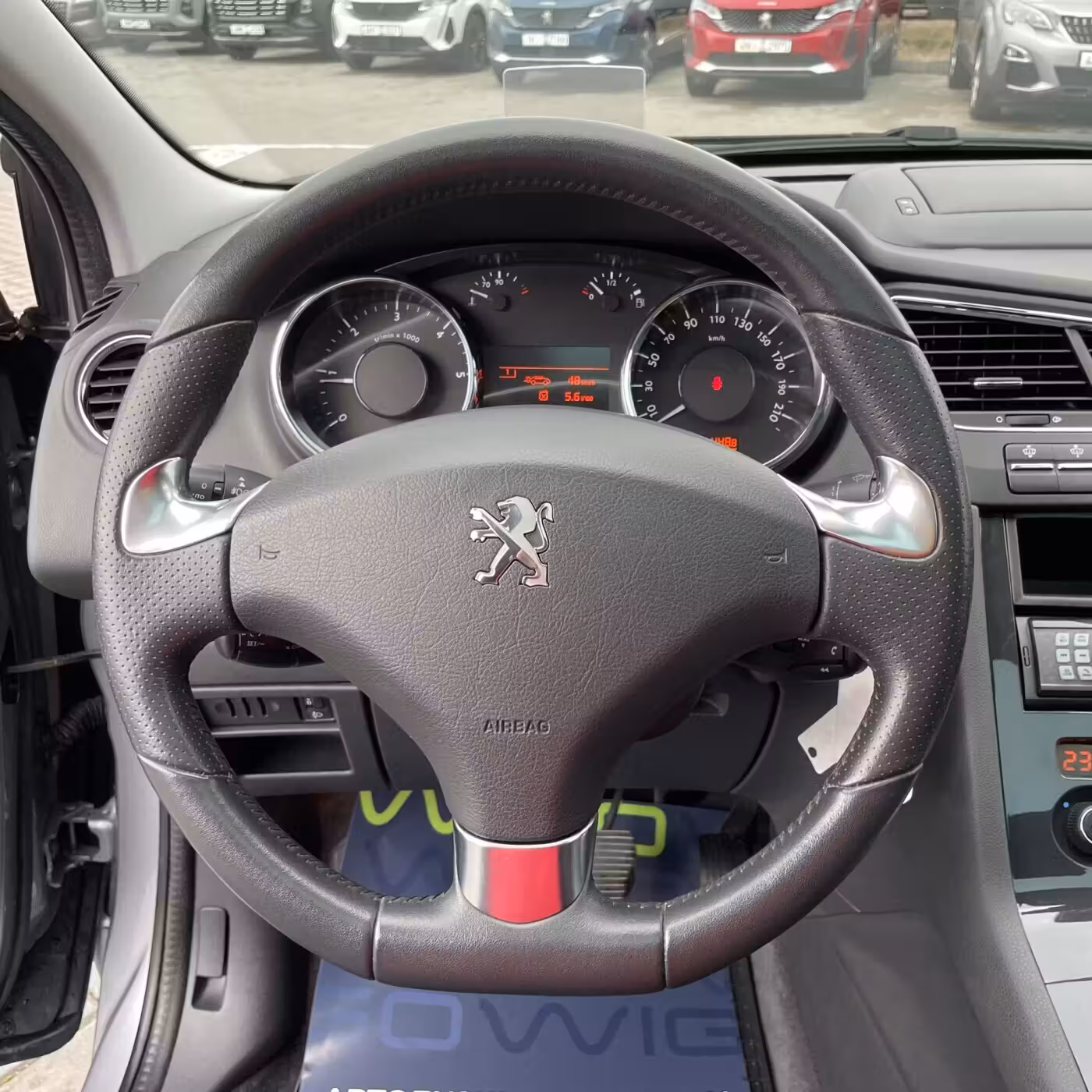 Peugeot 5008 фото 13