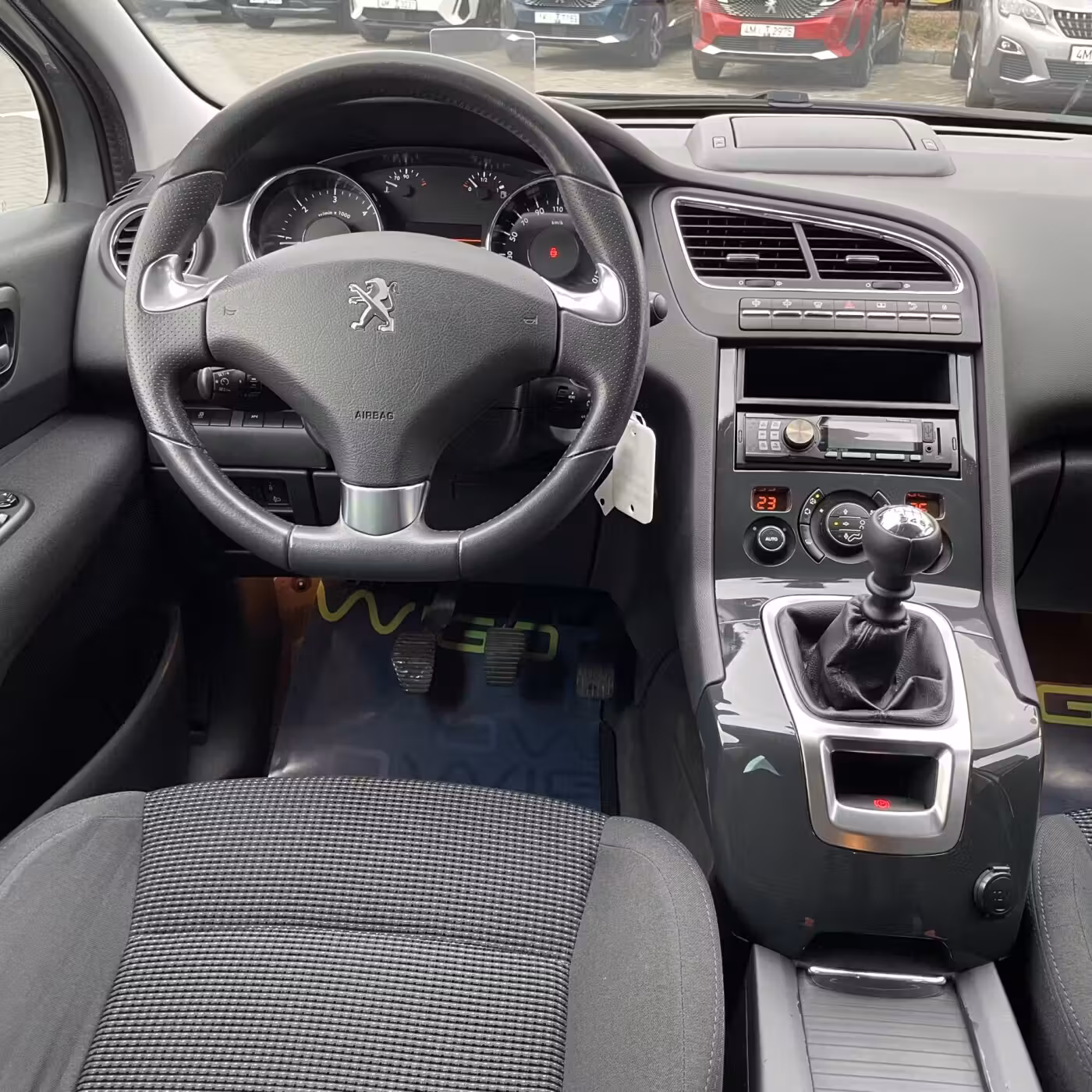 Peugeot 5008 фото 24