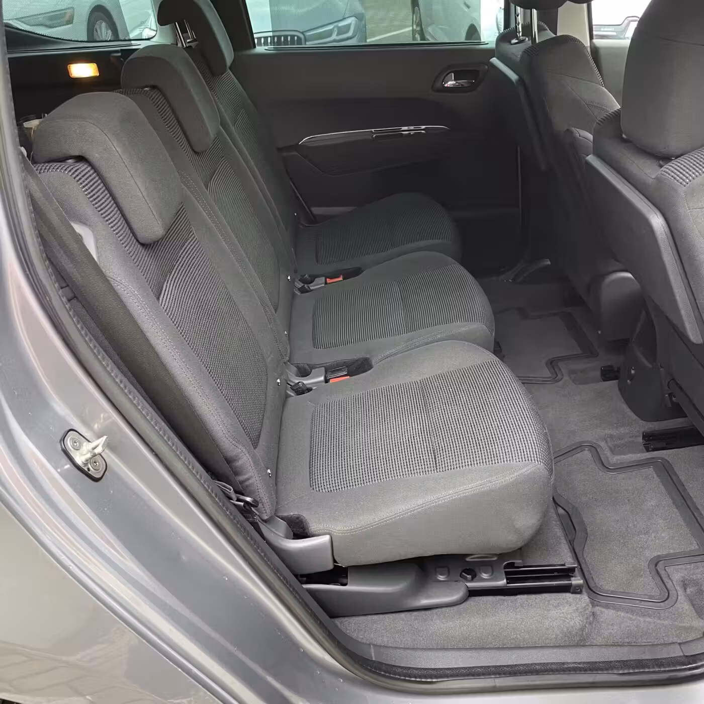 Peugeot 5008 фото 22