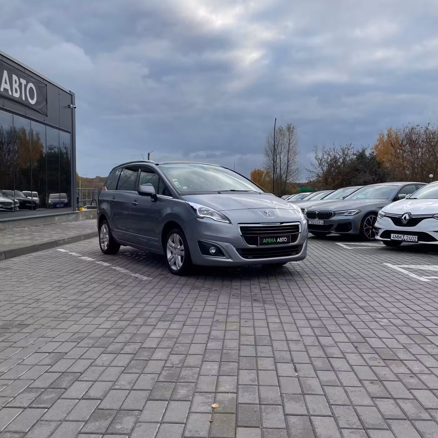 Peugeot 5008 фото 3