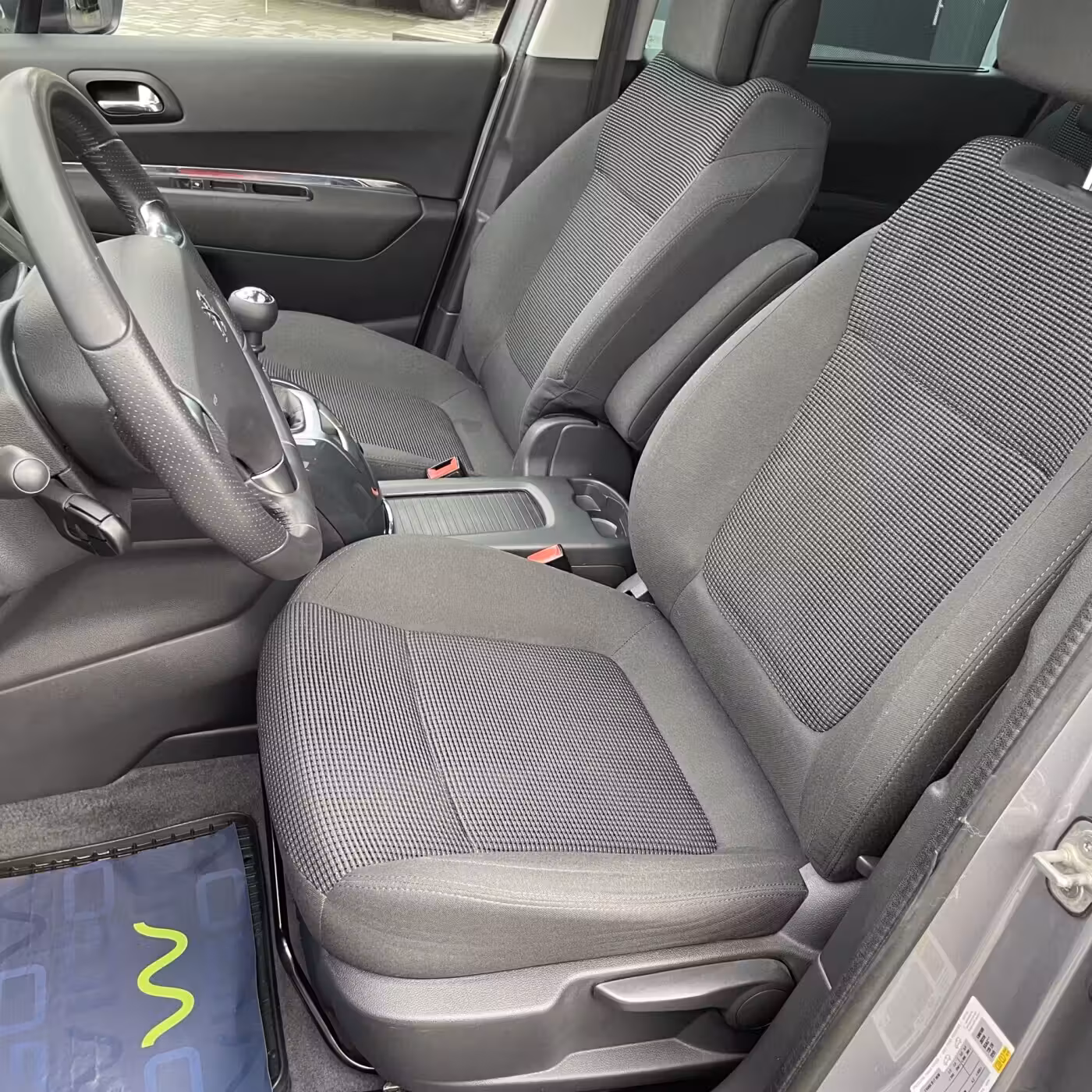 Peugeot 5008 фото 11