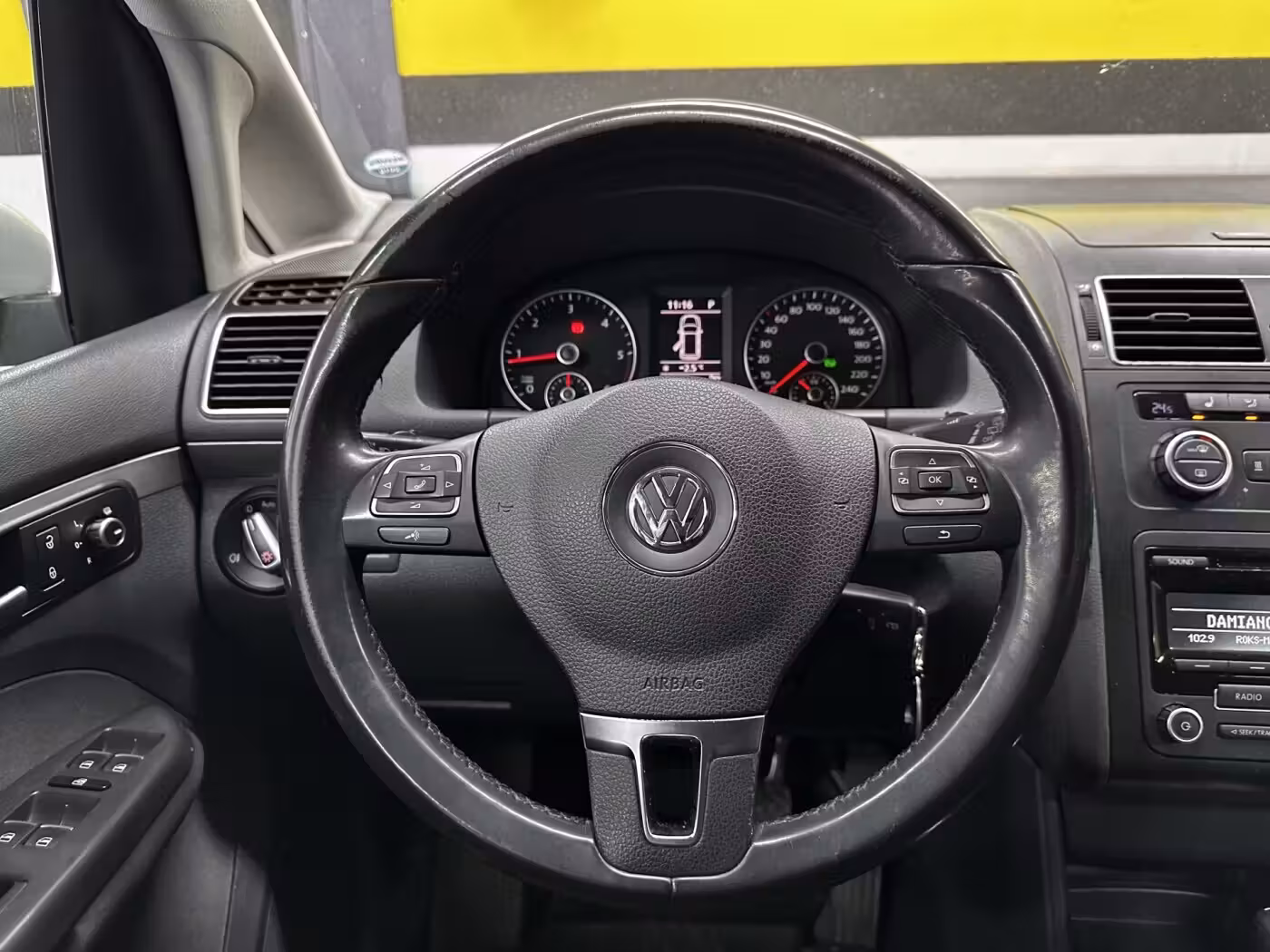 Volkswagen Touran фото 11
