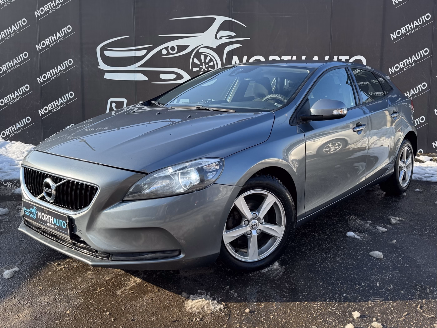 Volvo V40