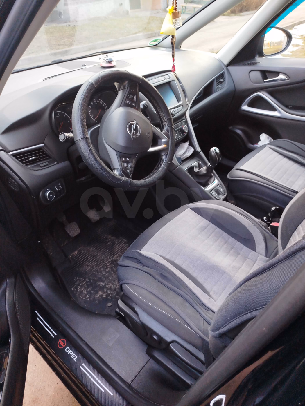 Opel Zafira фото 4