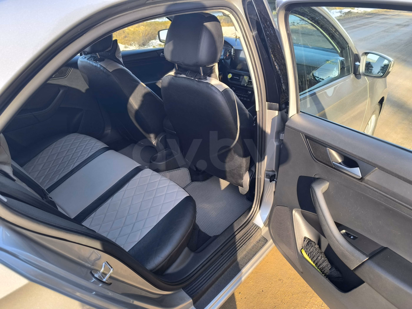 Volkswagen Polo Sedan фото 11