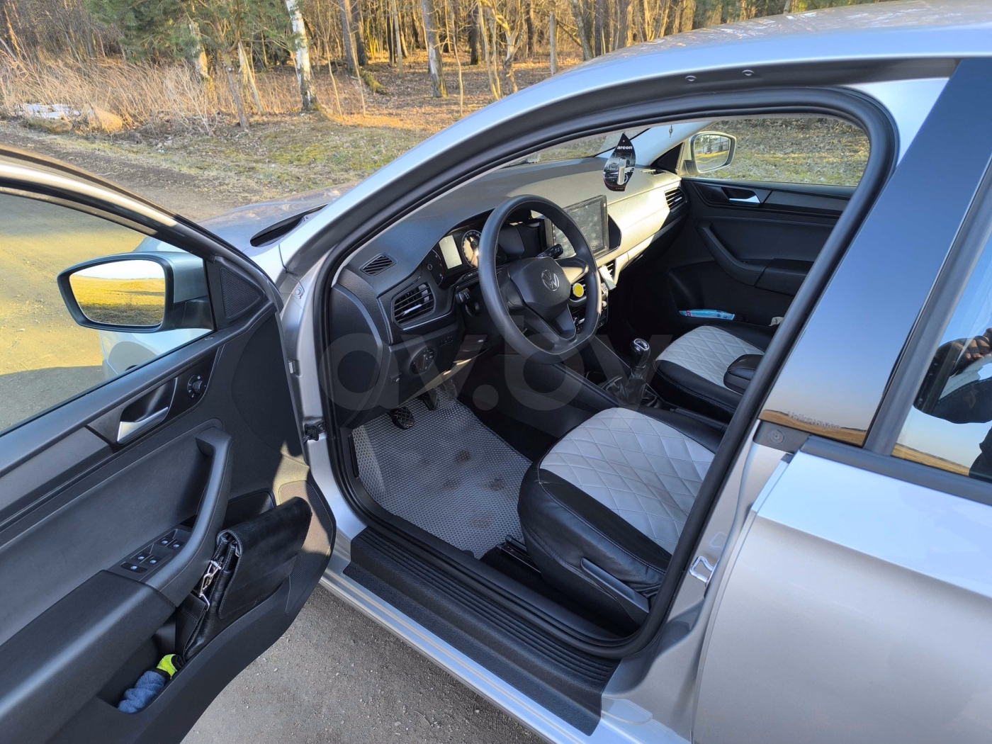 Volkswagen Polo Sedan фото 9