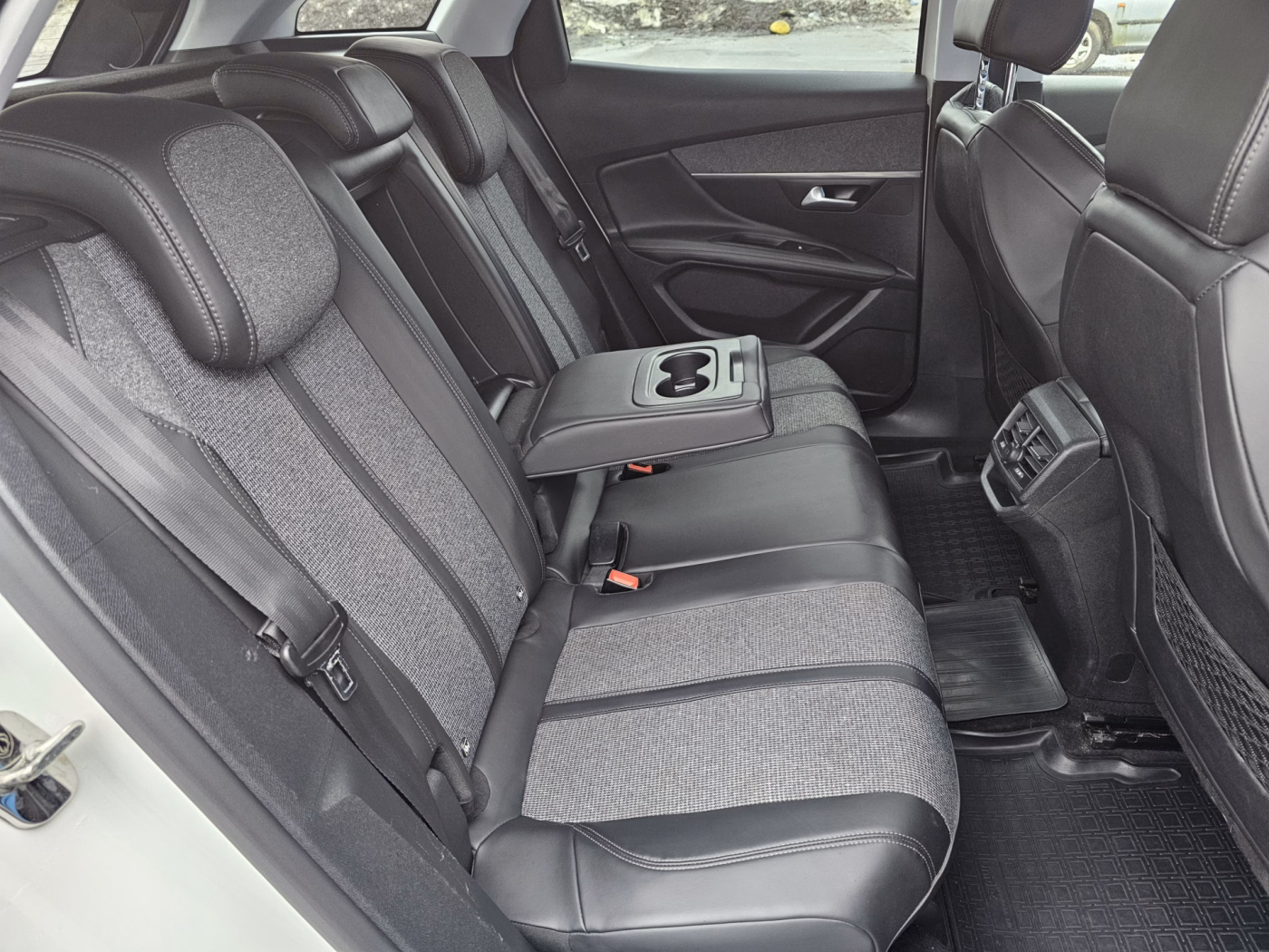 Peugeot 3008 фото 18