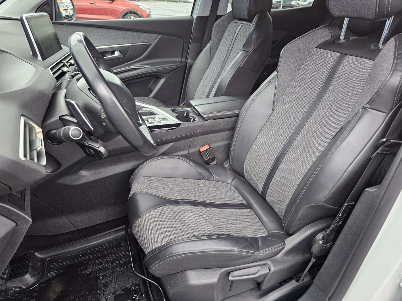 Peugeot 3008 фото 12