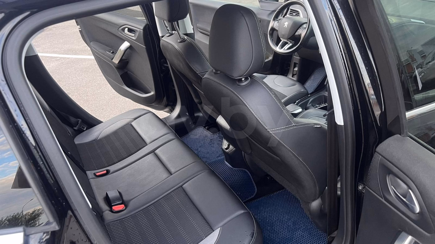 Peugeot 2008 фото 6