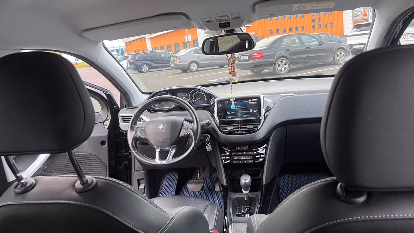 Peugeot 2008 фото 7