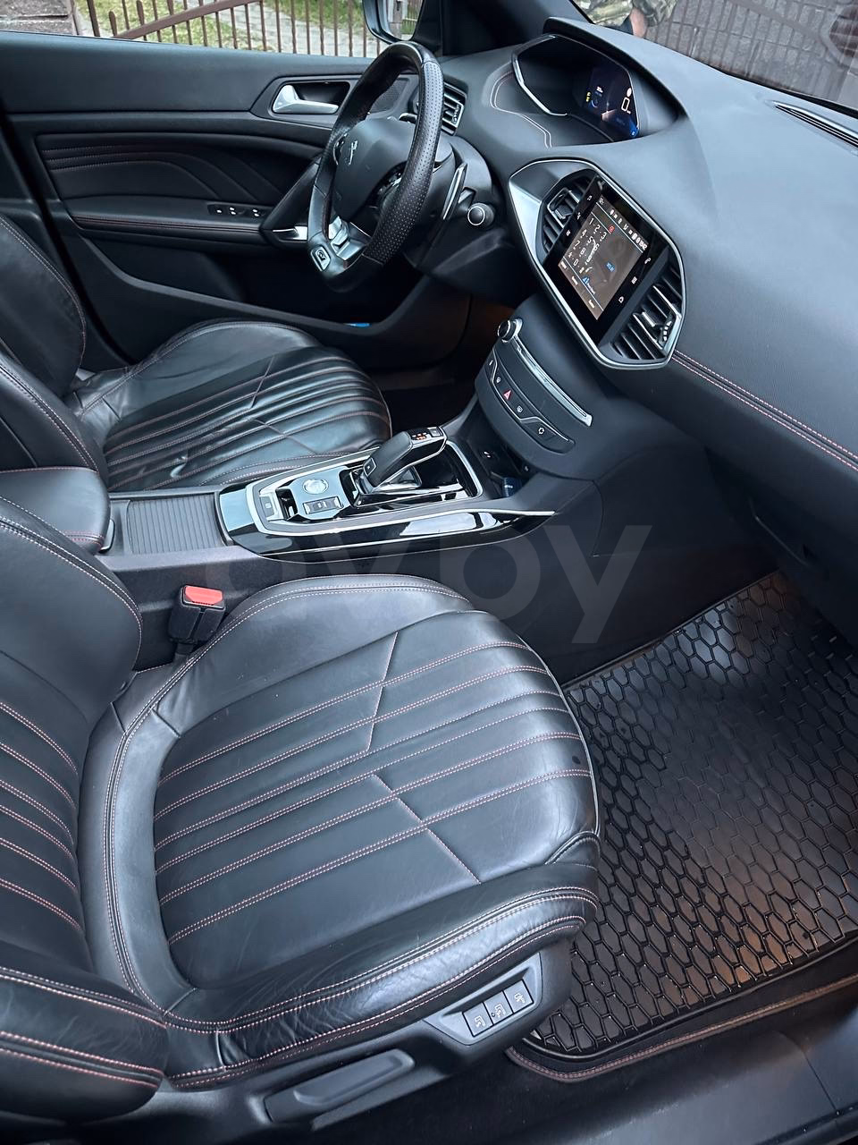 Peugeot 308 фото 13