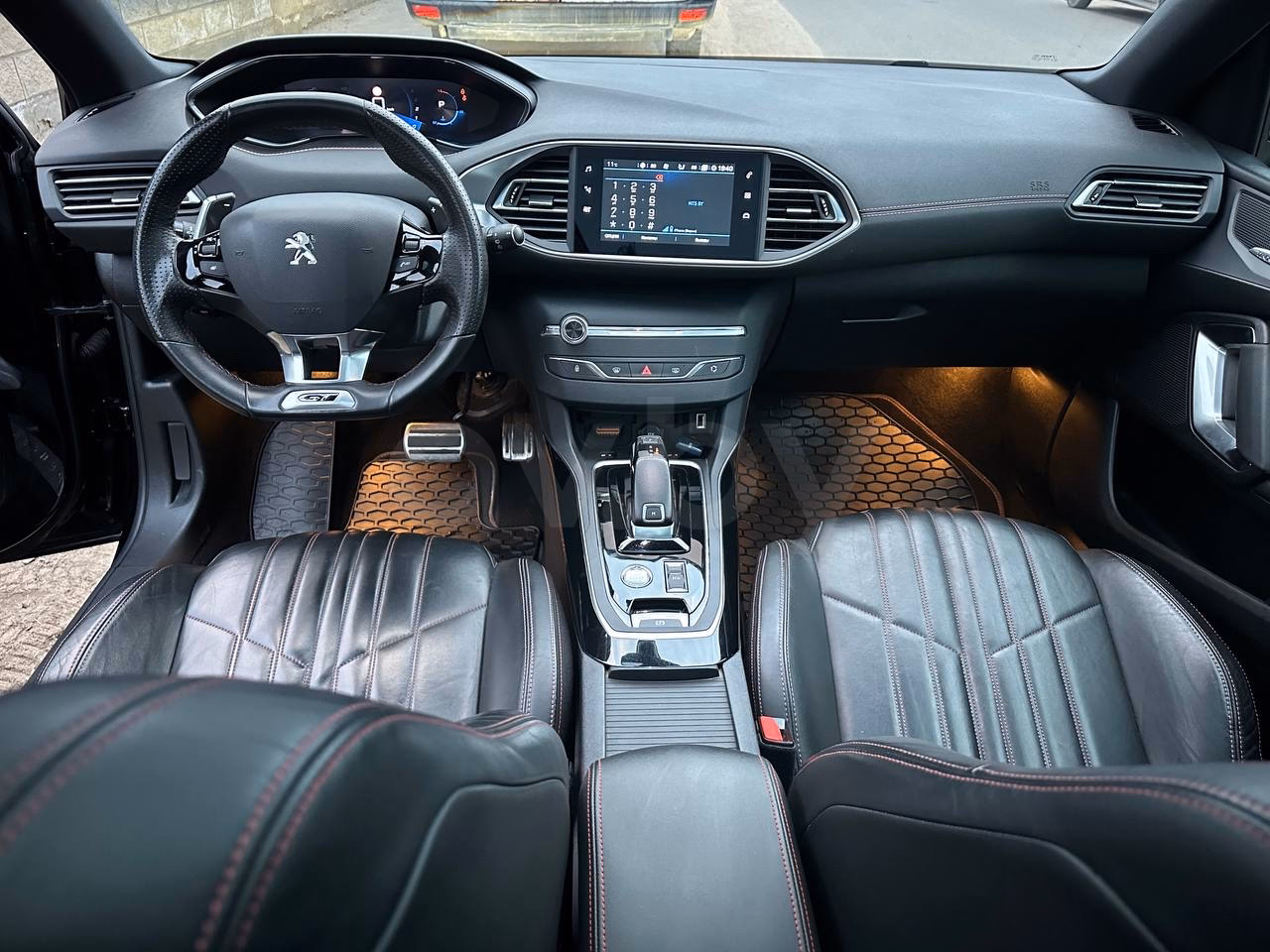 Peugeot 308 фото 2