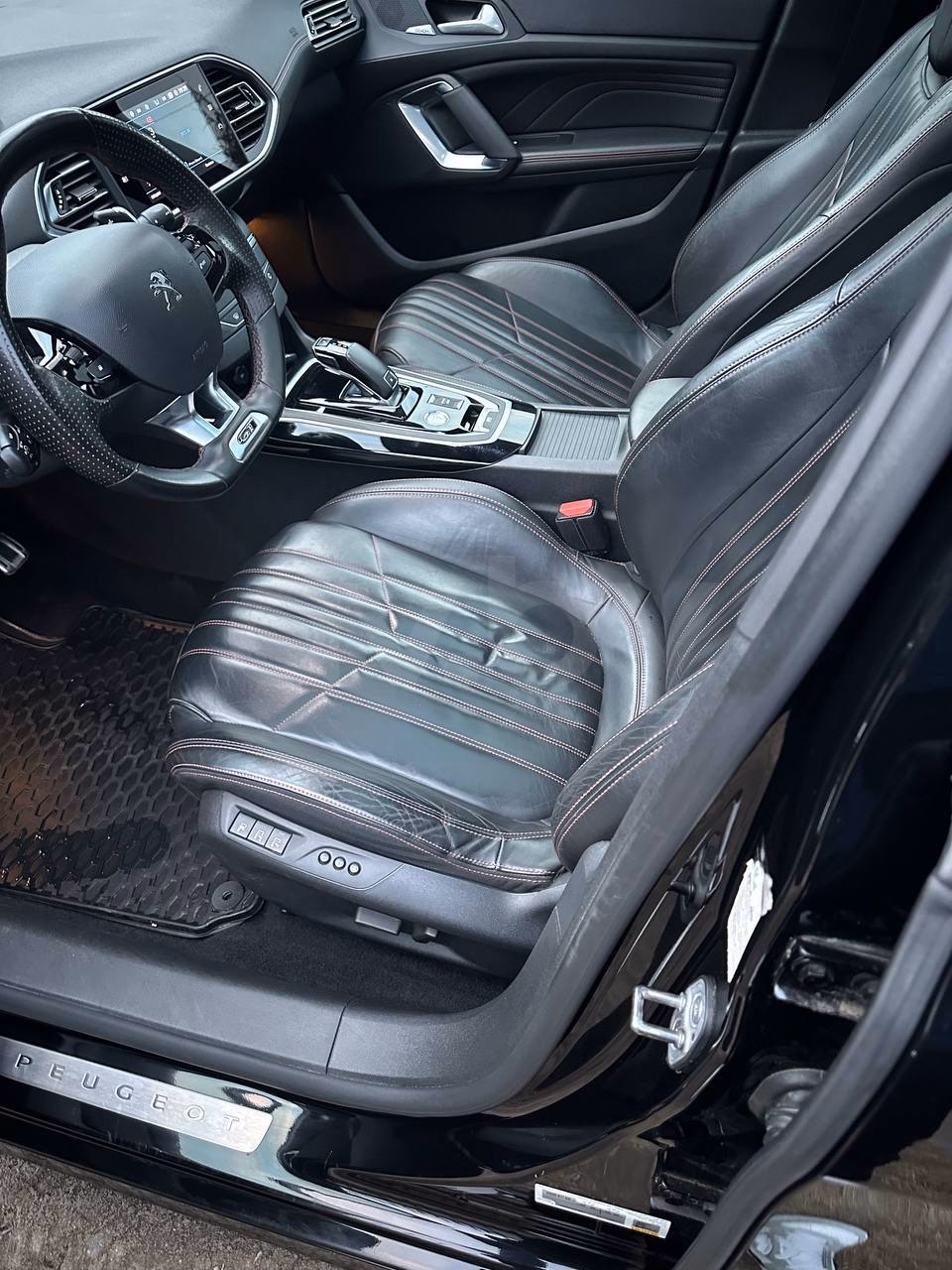 Peugeot 308 фото 12