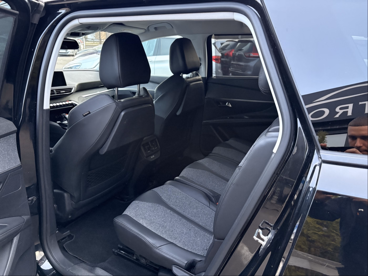 Peugeot 5008 фото 9