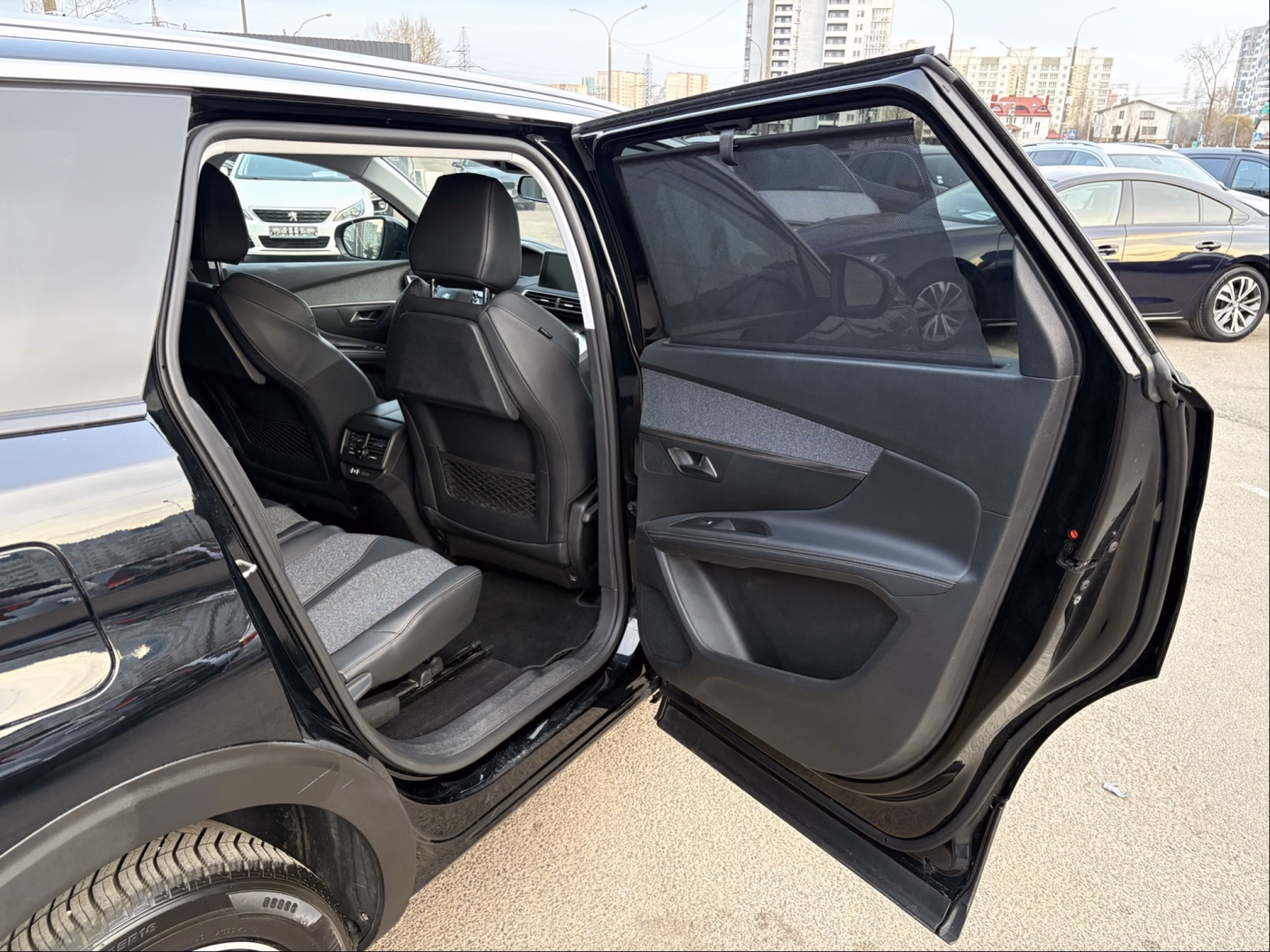 Peugeot 5008 фото 12