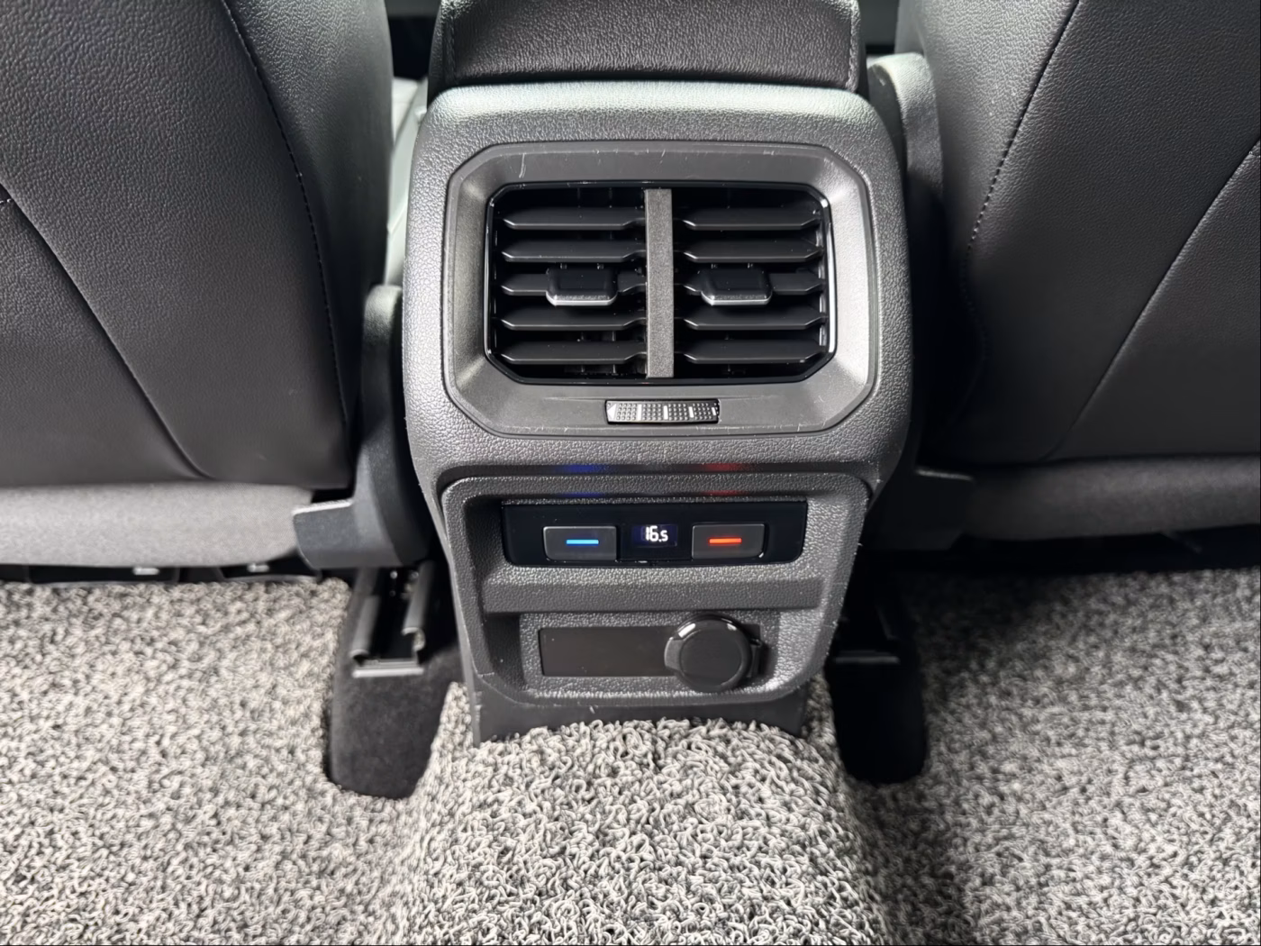 Volkswagen Tiguan фото 19