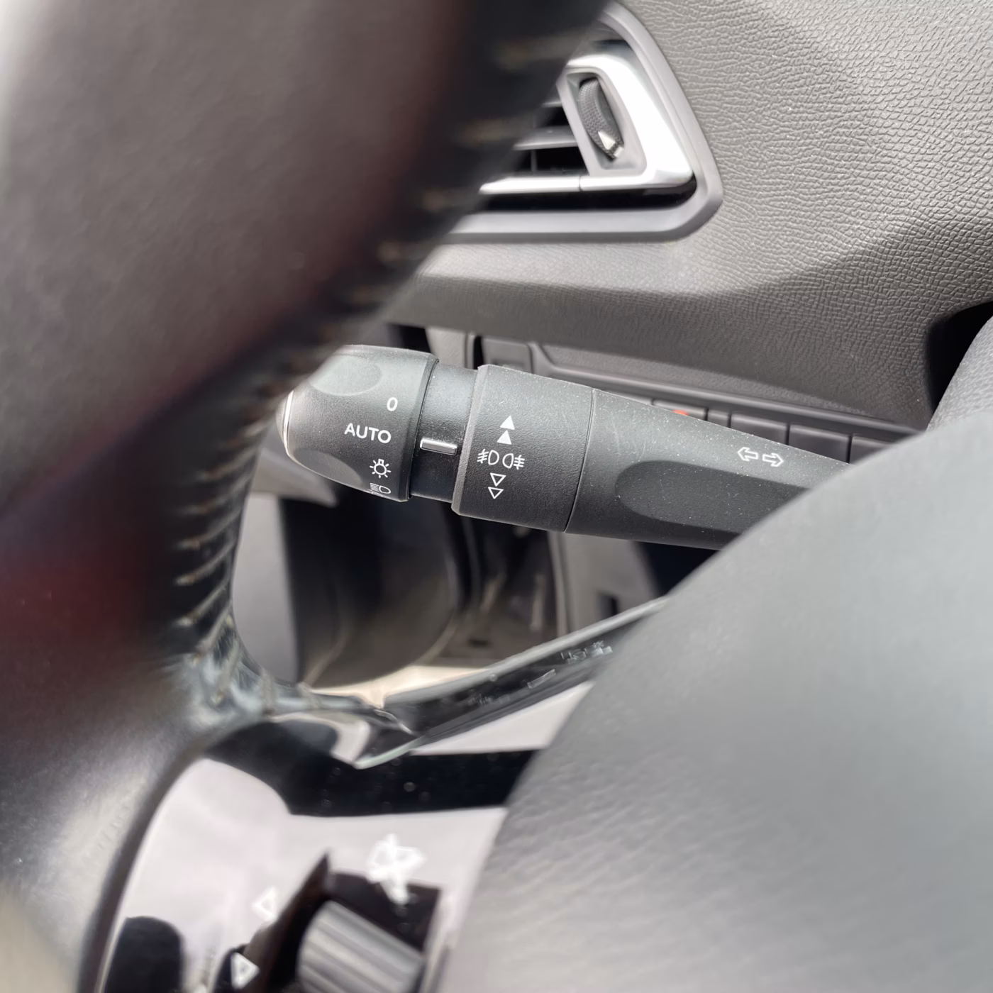 Peugeot 308 фото 15