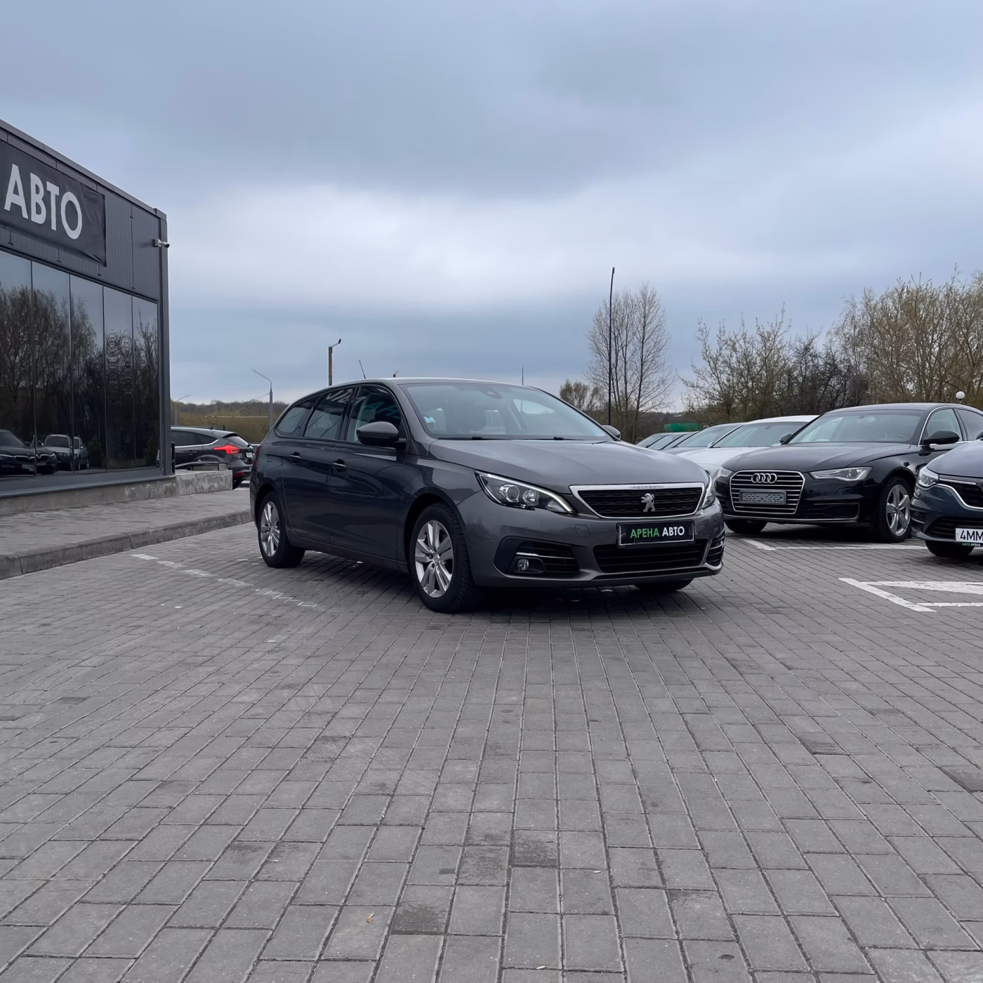 Peugeot 308 фото 3