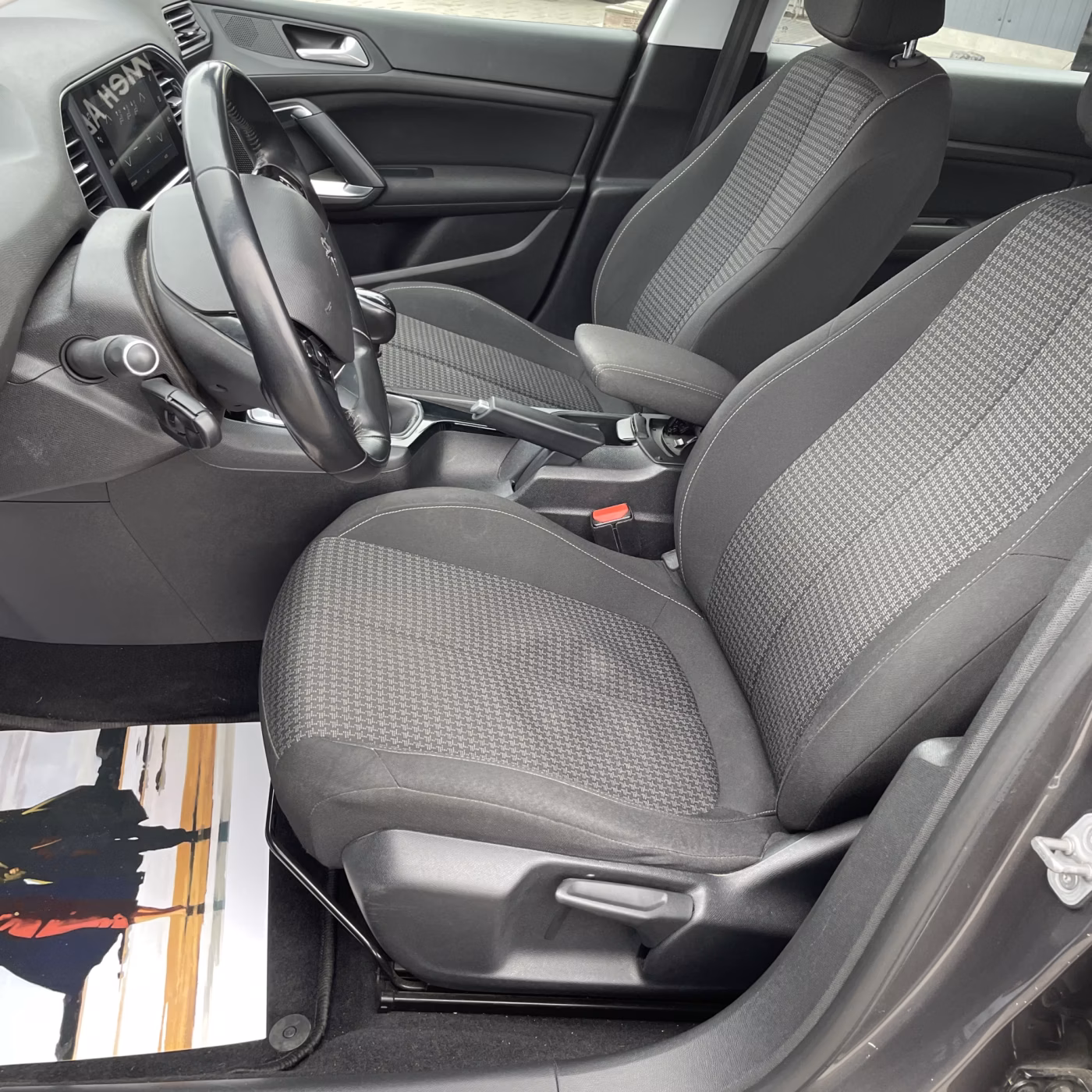 Peugeot 308 фото 11