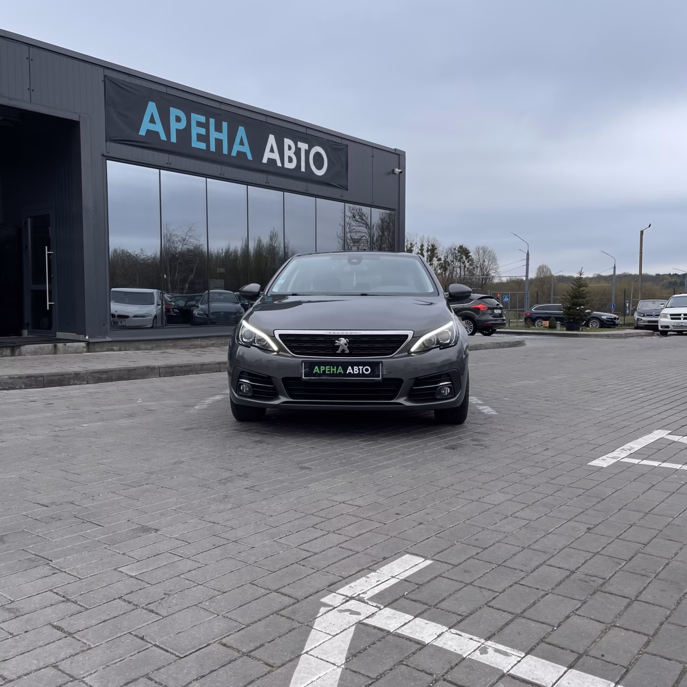 Peugeot 308 фото 2