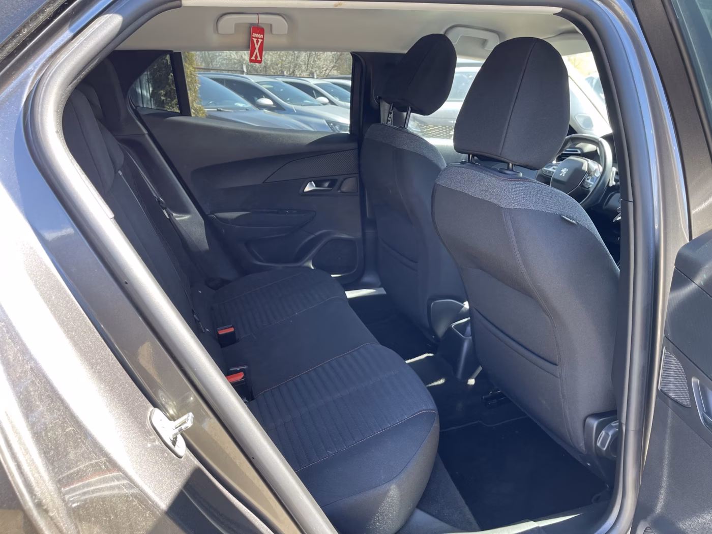 Peugeot 2008 фото 14