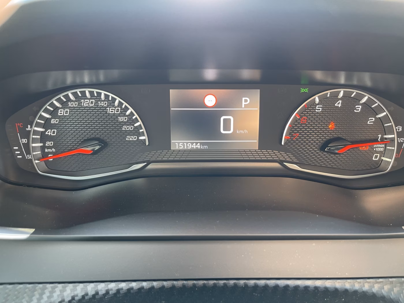 Peugeot 2008 фото 20