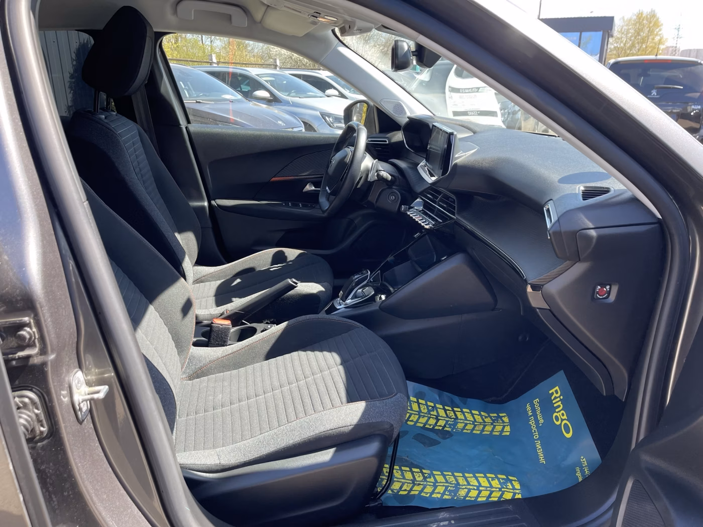 Peugeot 2008 фото 16