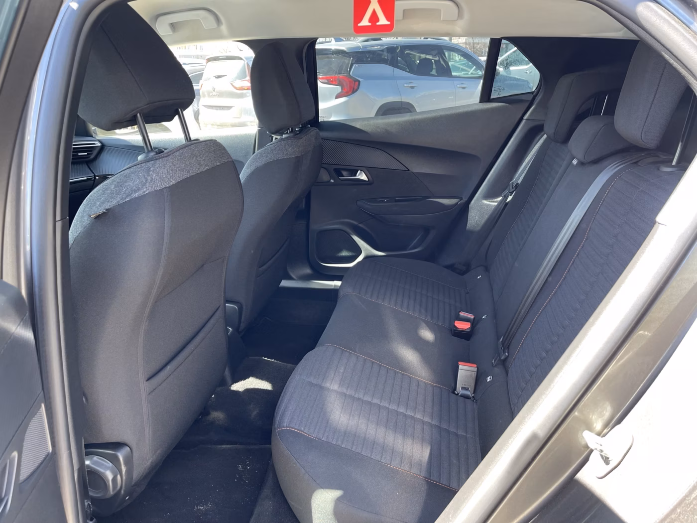 Peugeot 2008 фото 12