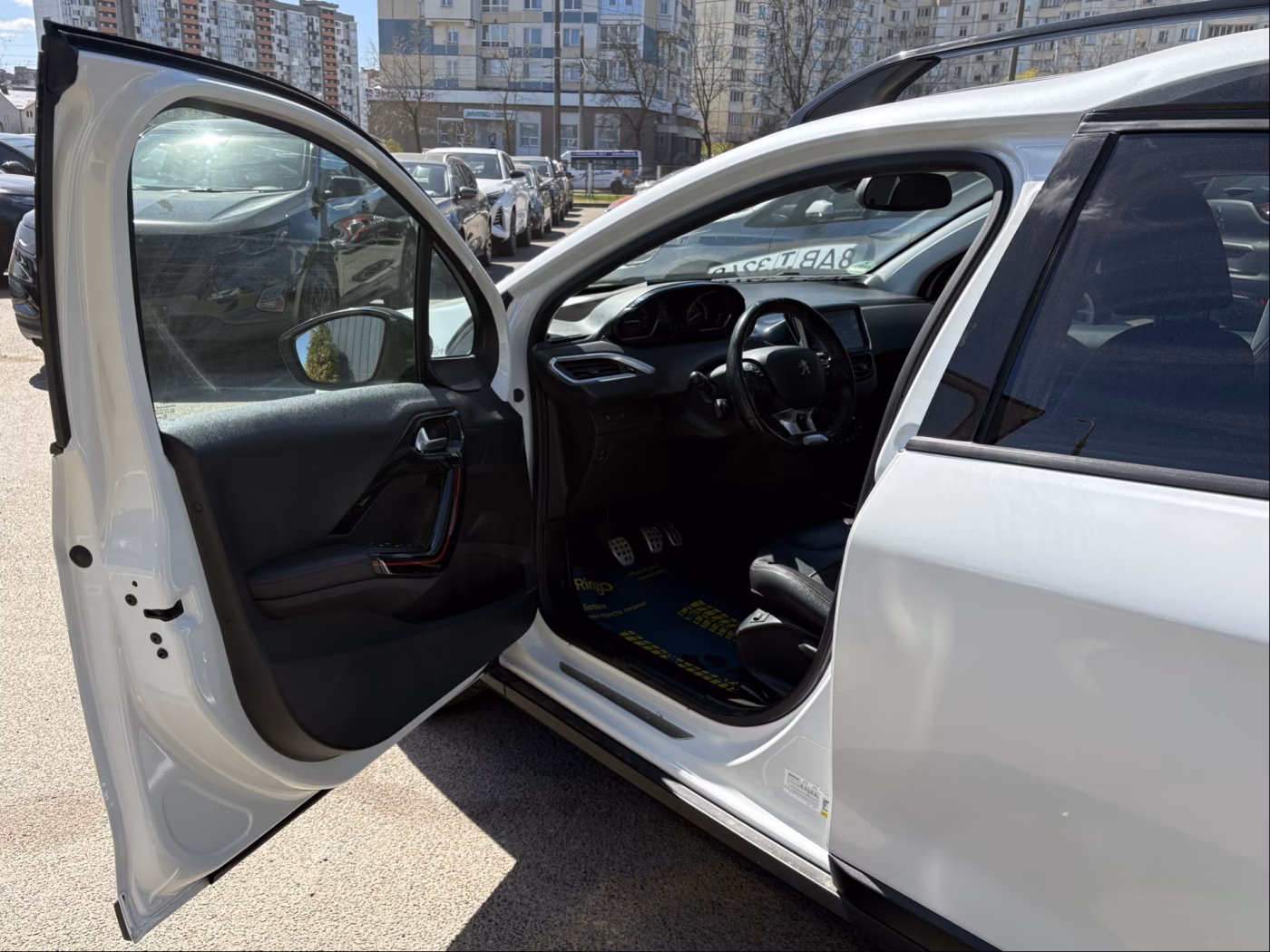 Peugeot 2008 фото 6