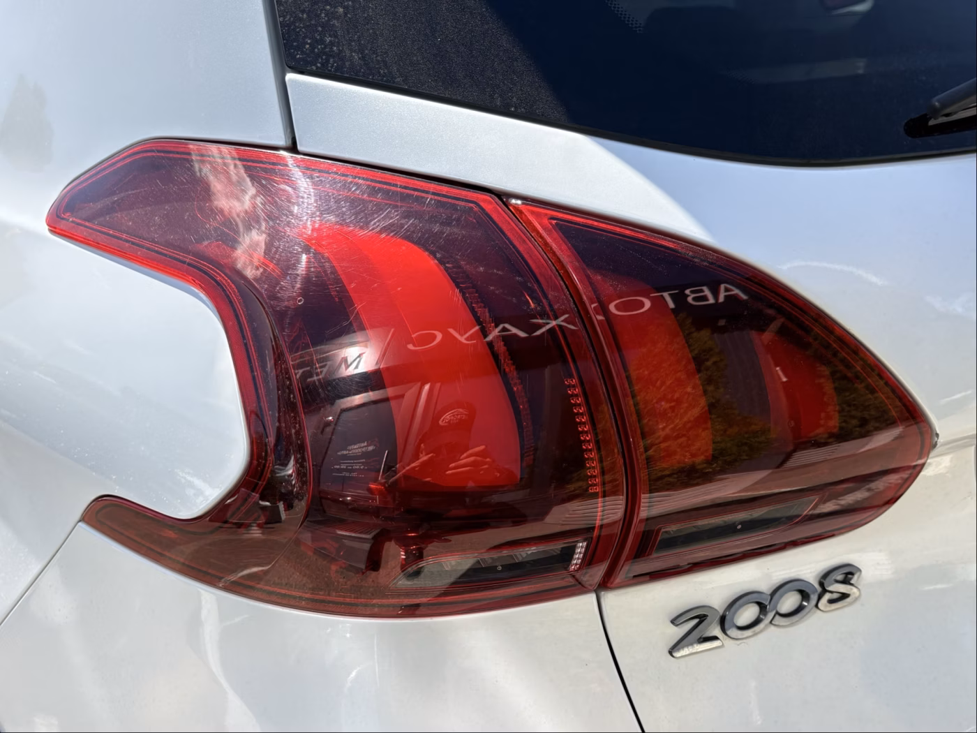 Peugeot 2008 фото 10