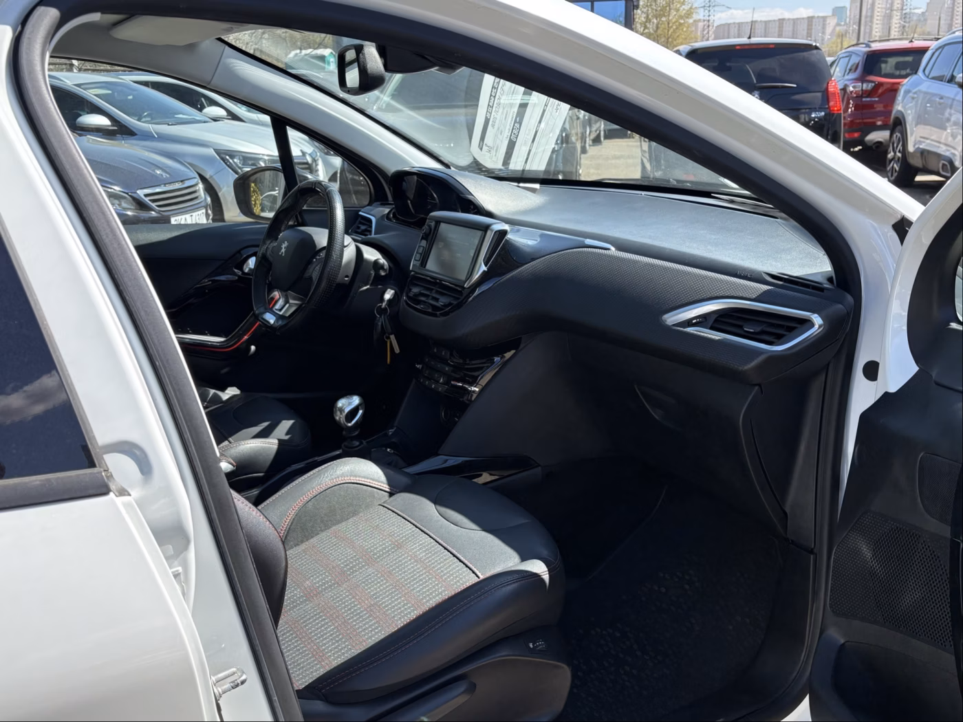 Peugeot 2008 фото 15