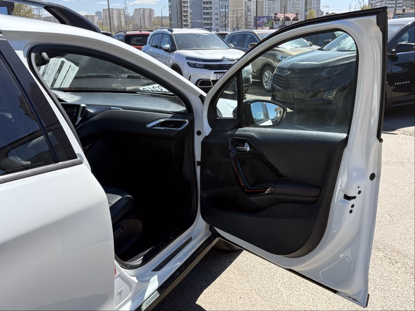 Peugeot 2008 фото 14