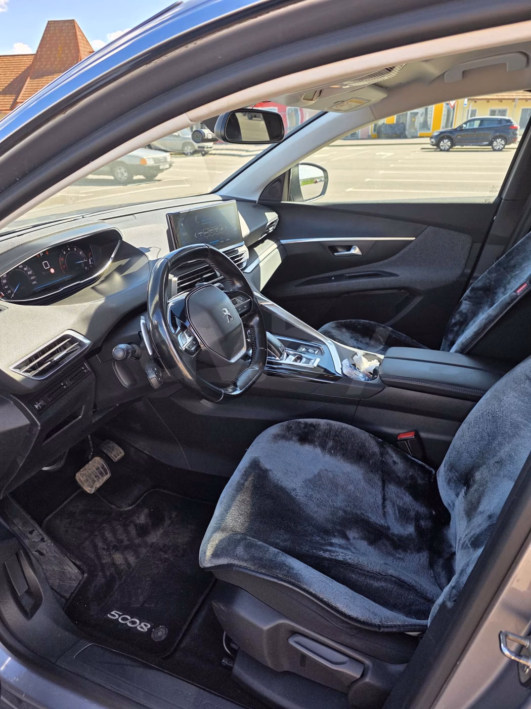 Peugeot 5008 фото 10